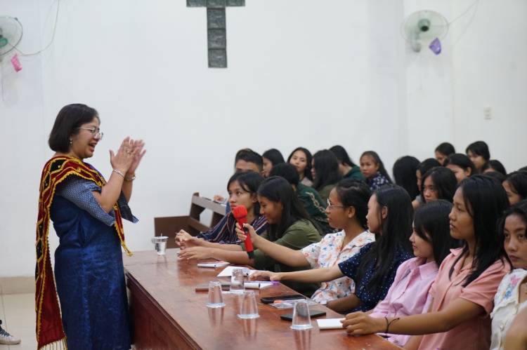 Dr Badikenita Sitepu Gelar Sosialisasi 4 Pilar Kebangsaan Kepada Generasi Muda Jemaat ONKP di Medan