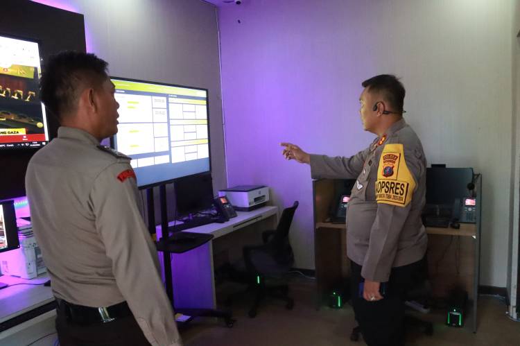 Kapolres Simalungun Lakukan Sidak Mendadak di Call Center 110 untuk Penguatan Sistem Pembinaan Internal
