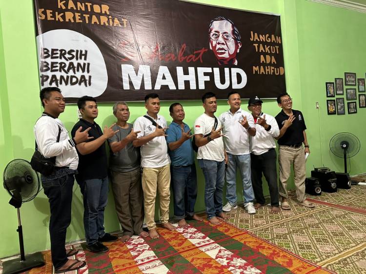 Sahabat Mahfud Gelar NOBAR DEBAT CAPRES Terakhir