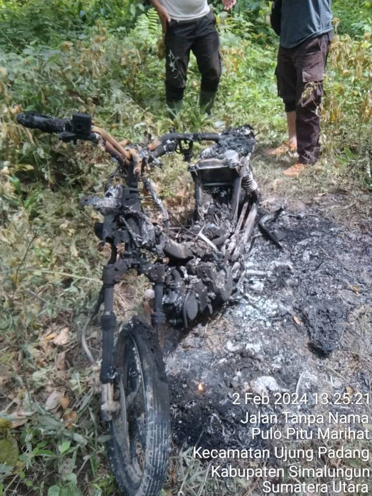 Sepeda Motor Milik Scurity PTPN IV Regional II Unit Tinjowan Dibakar Orang Tak Dikenal
