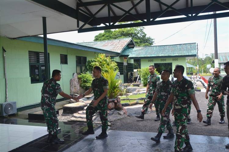 Dandim 1710/Mimika Sambut Kunker Waasops Kasad Bidang Siapsat