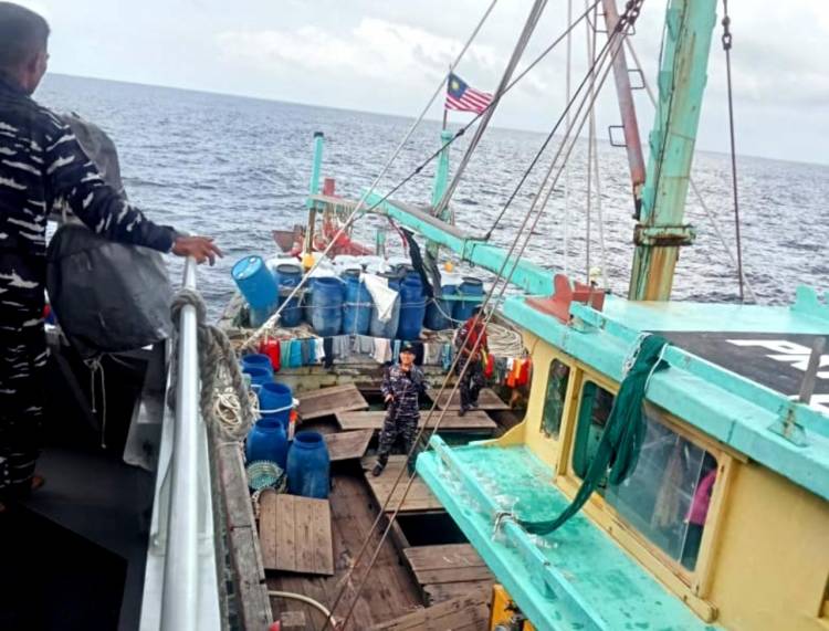 Lanal Tanjungbalai Asahan Tangkap Kapal ikan Asing