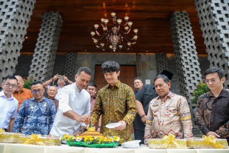 Hadiri Peresmian Yayasan Samudera Maha Dharani, Ijeck: Jangan Pernah Lelah Berbuat Baik