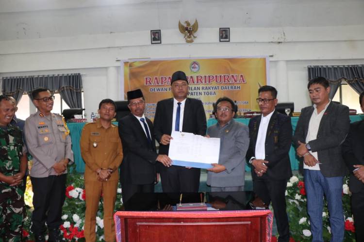 Paripurna DPRD Toba Tetapkan Kepala Daerah Terpilih