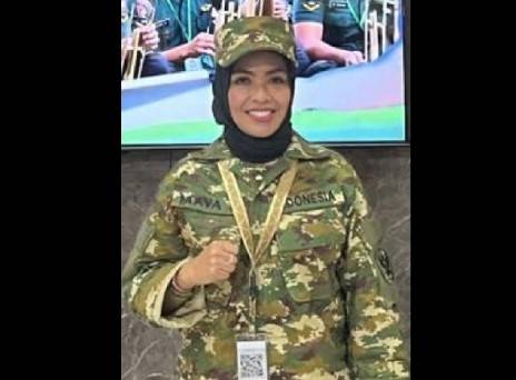 Ikuti Retreat Di Magelang, Bupati Labuhanbatu Maya Hasmita Terlihat Anggun Dalam Balutan Busana Seragam TNI