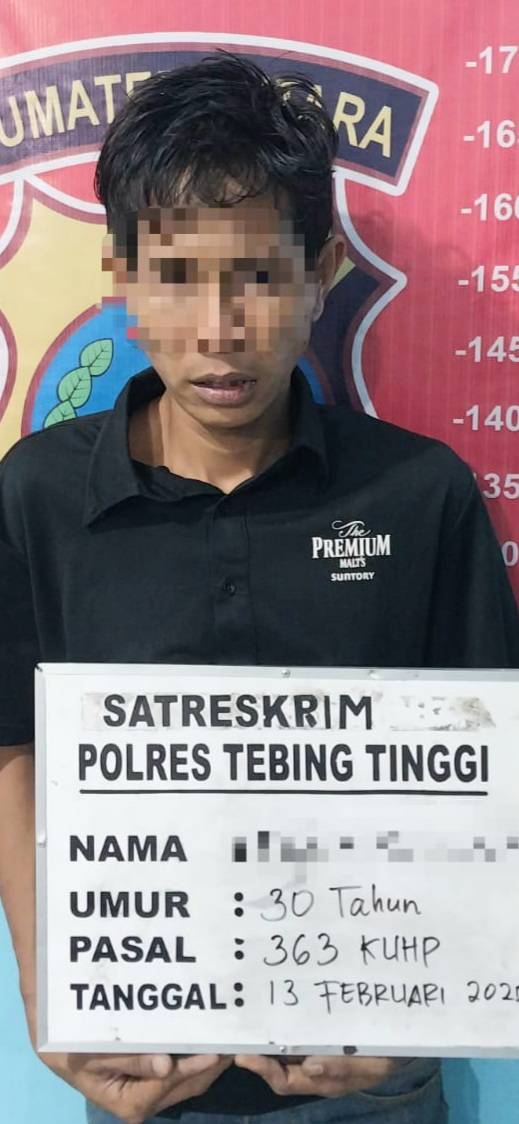 Jadi Maling, Teguh Bongkar Toko Pakaian