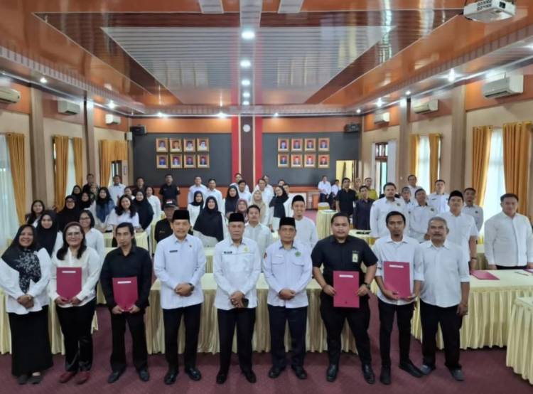 Kakanwil Serahkan Surat Keputusan (SK) Kepada 62 Orang PPNPN