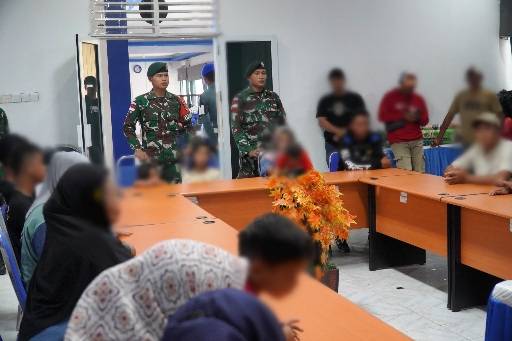 Subsatgas Pemberantasan Penyelundupan TNI Kembali Gagalkan Penyelundupan 23 Pekerja Migran Ilegal di Perbatasan RI-Malaysia