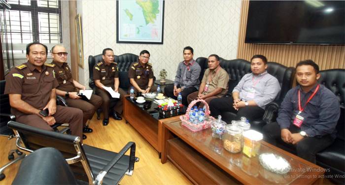 Ditetapkan DPO, Mantan Kadis PMD Padangsidimpuan Menyerahkan Diri ke Kejati Sumut