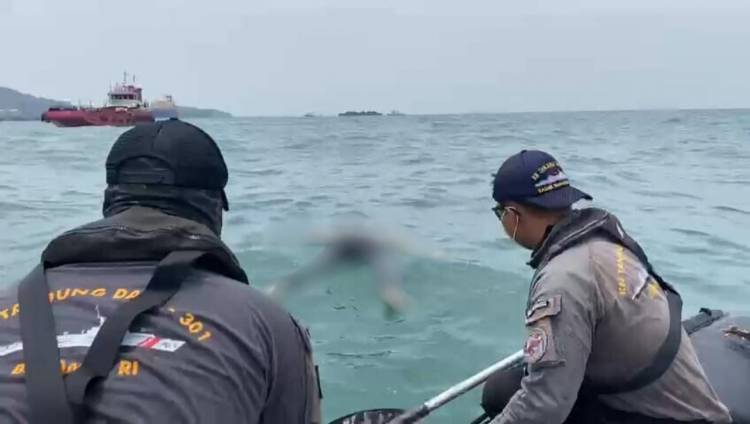 Bakamla RI Evakuasi Jenazah yang Mengapung di Perairan Cilegon