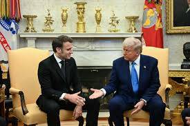 Macron Memperingatkan Perdamaian Ukraina Tidak Bisa Berarti "Menyerah"