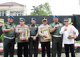 Sinergitas TNI-Polri, Kabid Propam Polda Sumut Direward Komandan Puspomad