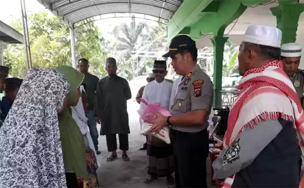 Jumat Barokah, Polsek Perbaungan Santuni Anak Yatim dan Jumpo