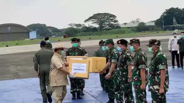 Panglima TNI Dampingi Menhan RI Terima Alat Kesehatan dari RRT