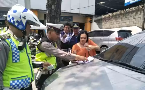 Tim Gabungan Pemko Medan Kembali Tertibkan Parkir Liar