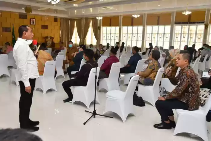 Gubernur Minta Masyarakat  Patuhi Imbauan Berdiam Diri di Rumah