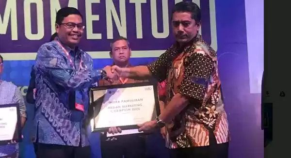 GM Pelindo I TPK Belawan Terima Penghargaan Industry Marketing Champion 2020