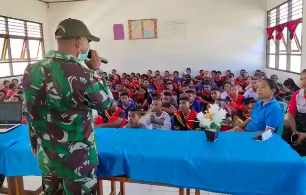 Satgas Yonif 132/BS Berikan Penyuluhan Kepada Masyarakat Perbatasan 