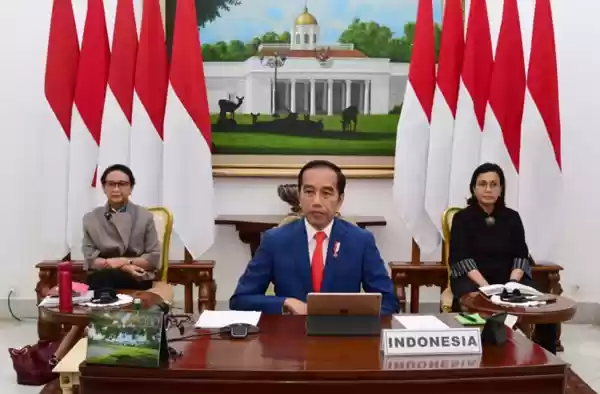 Presiden Jokowi Mengikuti KTT, Usai Pemakaman Ibundanya 