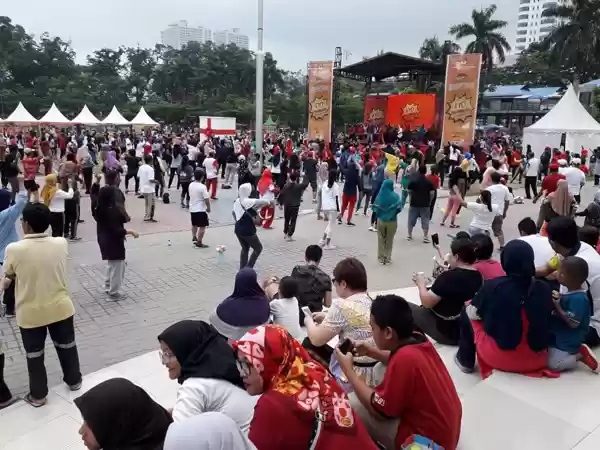 Ribuan Warga Medan Ikuti Senam Launching Maskot & Jingle