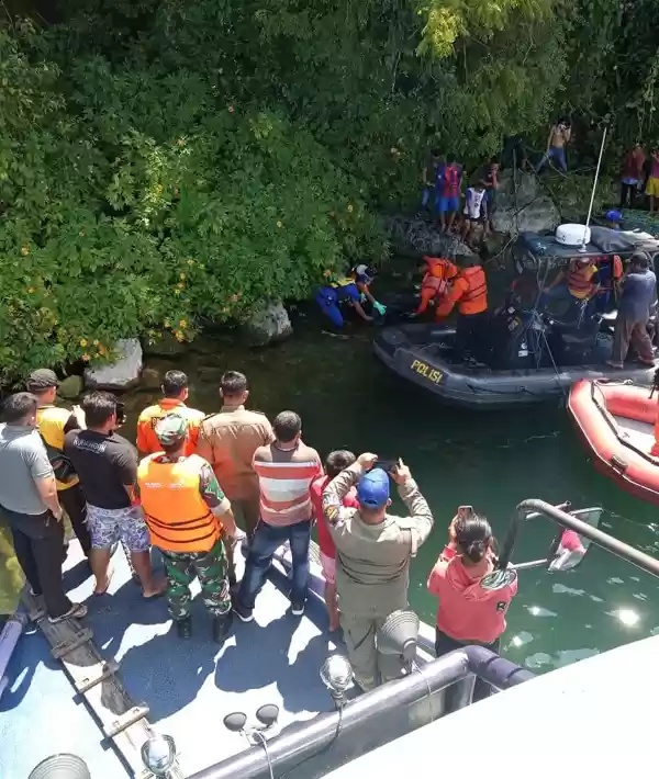 Mayat Mengapung Ditepian Danau Toba Simalungun