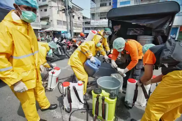 Akhyar Instruksikan 21 Pasar Disemprot Cairan Disinfektan