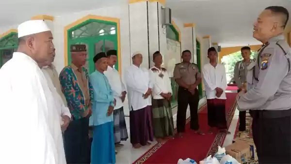 Polsek Tanjung Beringin Santuni Kaum Dhuafa