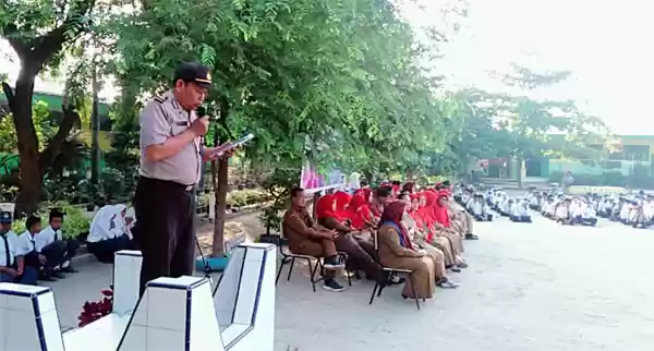 Polsek Pantai Cermin Goes to School
