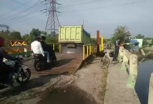 Jembatan Titi II Sicanang Semakin Memprihatinkan, Warga Harap Pemprovsu Turun Tangan
