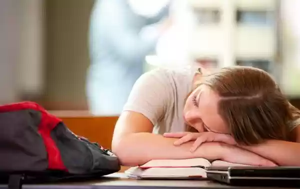 Ini Alasan Kenapa Anak Sering Tidur di Kelas