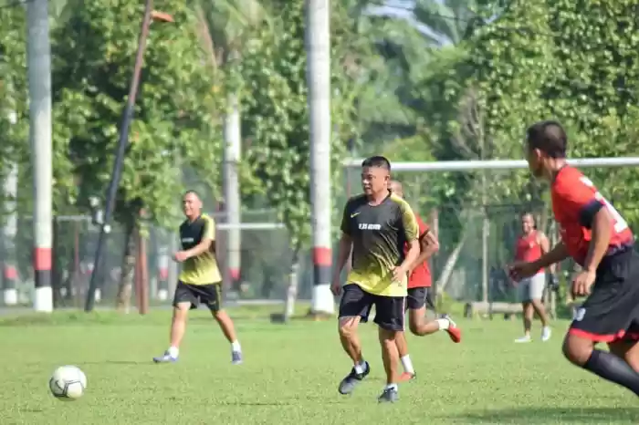 Yonarmed 2/105 KS Gelar Pertandingan Sepakbola