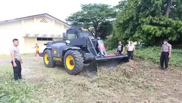 Aksi Bersih-bersih di SPN Sampali  Antisipasi Penyebaran Covid 19