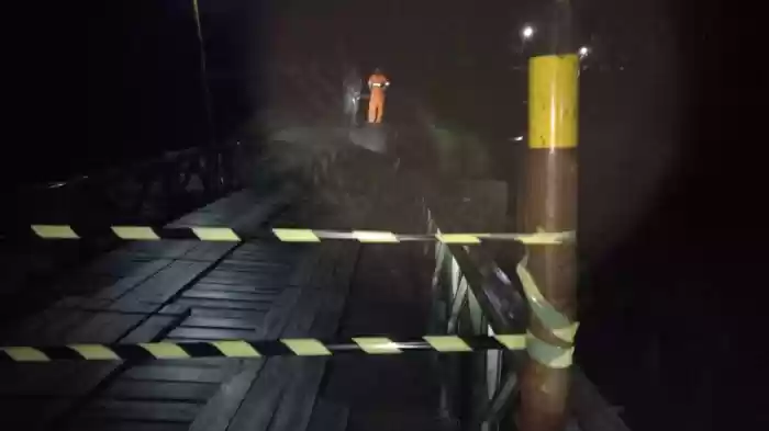 Hujan Deras Buat Jembatan Bailey Penghubung Kota Siantar - Tanah Jawa Roboh