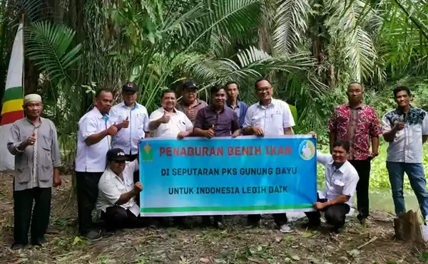 Manajemen PTPN IV Unit PKS Gunung Bayu Tabur Bibit Ikan di Dua Desa
