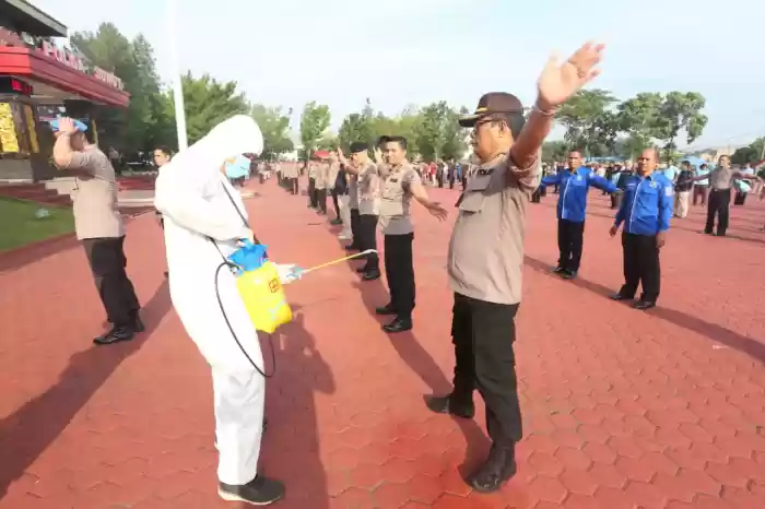 Personil Polda Sumut Rutin Cek Suhu Tubuh