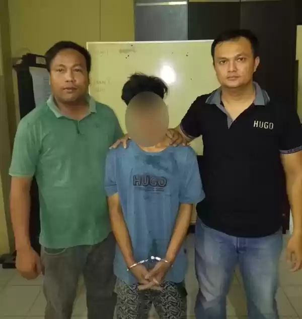 Sedang Menunggu Pembeli, Ternyata Polisi Yang Datang