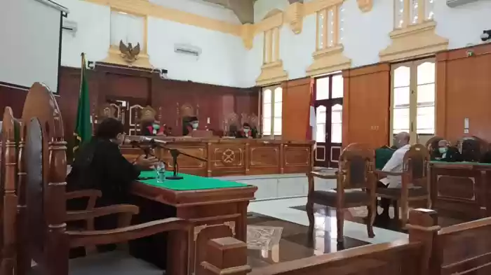 Saksi Berstatus ODP,  Sidang Kasus Suap Eldin Ditunda 