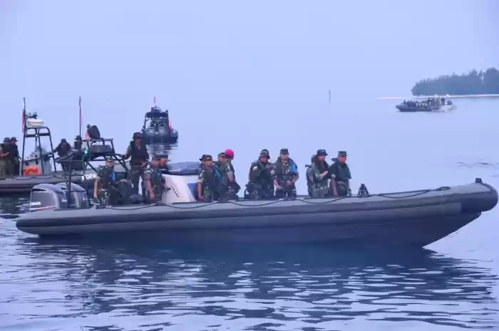 Pangkogabwilhan I Tinjau Evakuasi 188 WNI Pulau Sebaru ke KRI Semarang 594