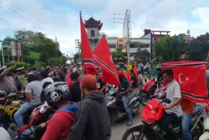 Konvoi Mengibarkan Bulan Bintang, Diamankan Polisi