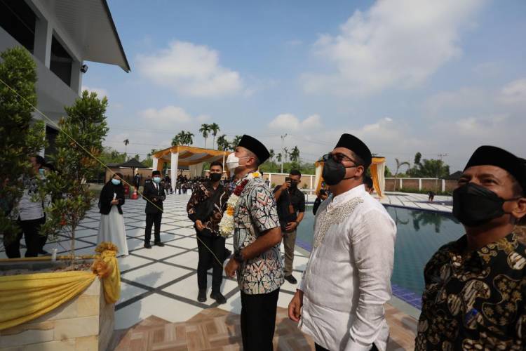 Wagub Sumut Resmikan Gedung   Olahraga Alaisy Swimming Academy