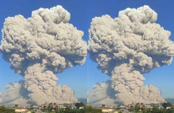 Erupsi Sinabung Luncurkan Awan Panas 5 KM, 15 Desa Alami Hujan Abu