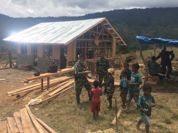 H+3 TMMD di Distrik Ibele, Masyarakat dan TNI Semakin Bersemangat Menyelesaikan Pembangunan