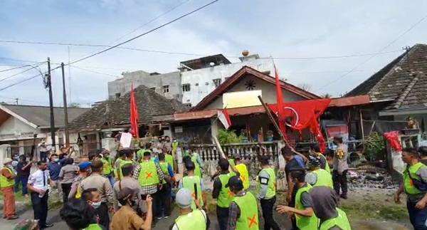 Eksekusi Rumah di Medan Ricuh, Petugas Dilempar Kotoran
