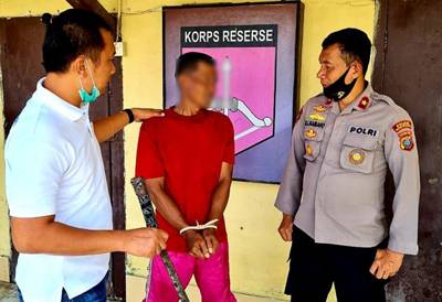 Bacok Tiga Orang Tetangga Pakai Sajam, di Ciduk Pihak Kepolisian