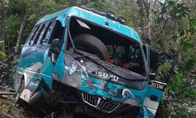Jatuh ke Jurang, Dua Penumpang Bus Wisata Meninggal dan Belasan Luka Luka