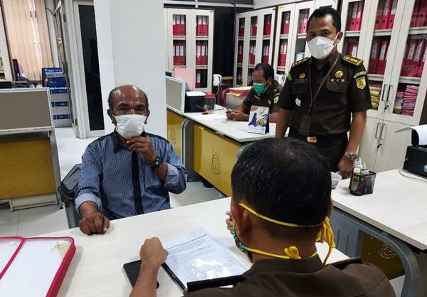 Korupsi  Pengalihan Status Alih Fungsi Hutan Tele, Eks Kades di Samosir Ditahan