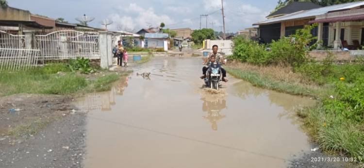 Pemkab Toba Segera Benahi Kubangan Air di Jalan Sitorang