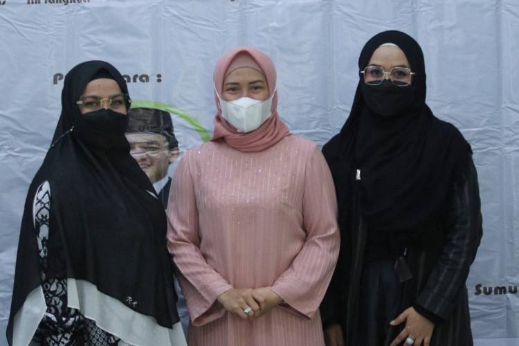 Sri Ayu Mihari Kukuhkan Komite  Hijabers Mom Community Medan