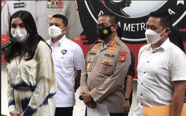 Kata Polisi, Millen Cyrus Konsumsi Obat Sesuai Resep Dokter