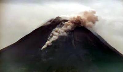 Awan Panas di Muntahkan Kembali Gunung Merapi